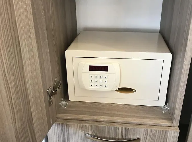 Отель Harbour Old