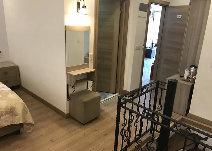 Harbour Old Отель 3*