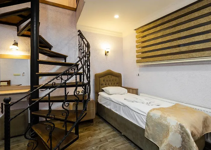 Отель Harbour Old