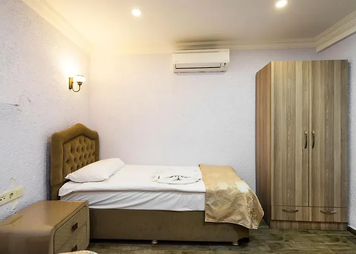 Отель Harbour Old