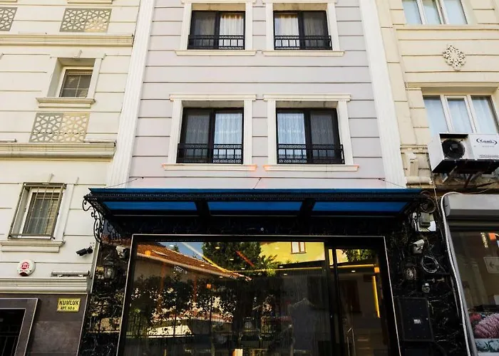 Отель Harbour Old