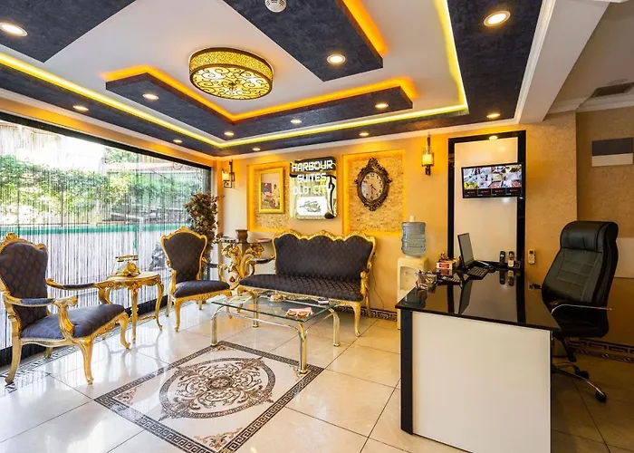 Отель Harbour Old 3*