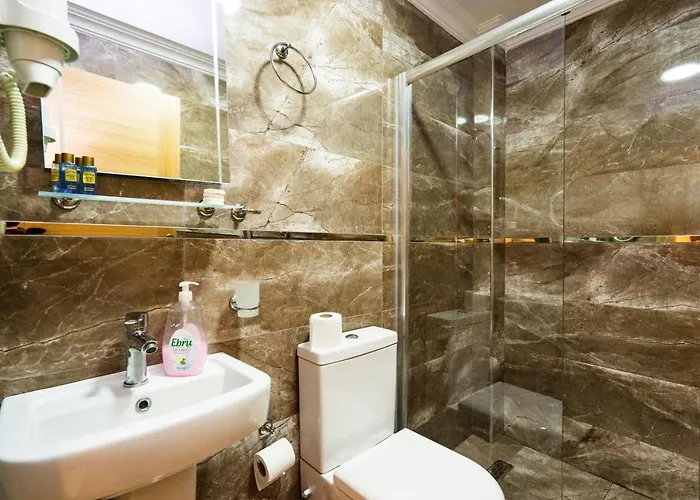 Отель Harbour Old