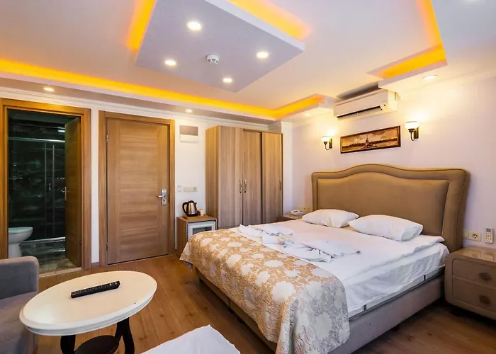 Harbour Old Отель