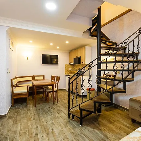 Harbour Old ホテル